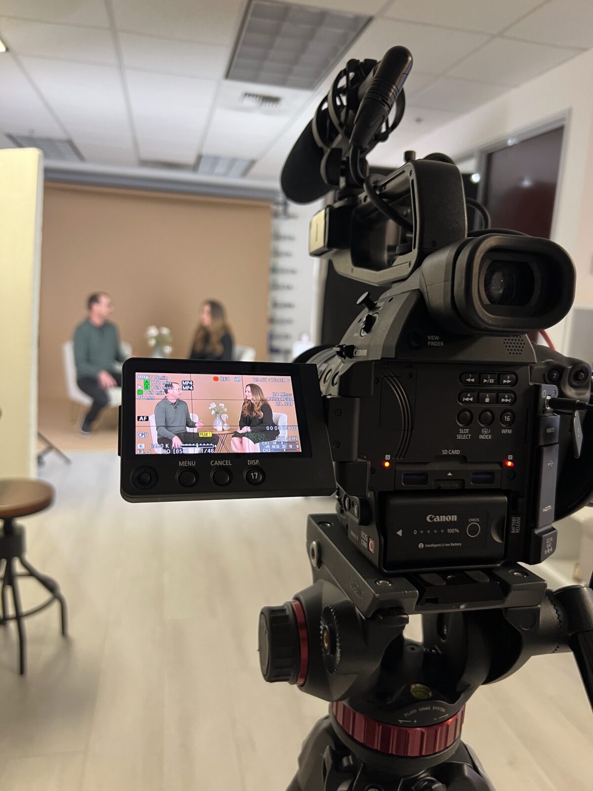 what makes a great customer experience what makes a great brand experience brand experience brand experience strategy how to make customer experience feel easy why does netflix feel so easy to use how to simplify your marketing experience business photography for marketing marketing photography strategyexperience driven marketing