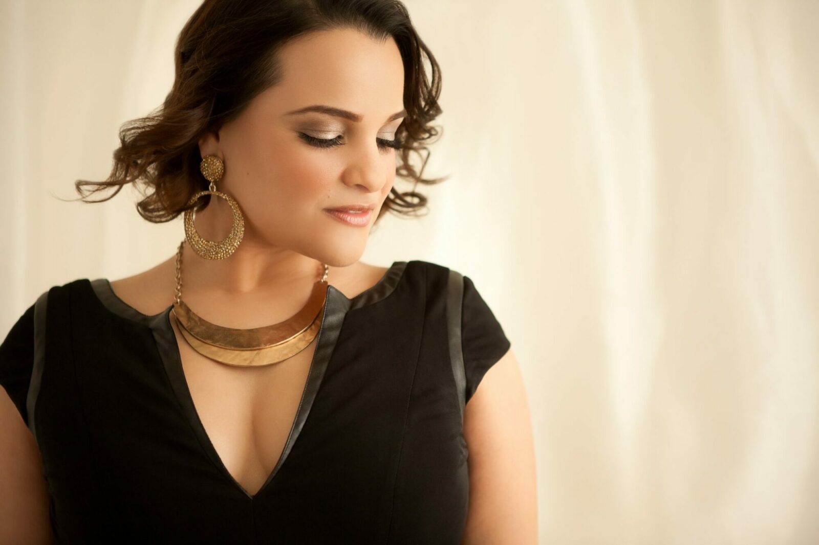 SchlickArt Photogrpahy Video in Santa Clarita ©schlickart ©lindsay schlick ©brian schlick SchlickArt Santa Clarita photographer Santa Clarita photography SchlickArt Studios Santa Clarita video professional portrait professional photos glamour photography photography for women professional photography for women photography for a womans body Signature SchlickArt Experience